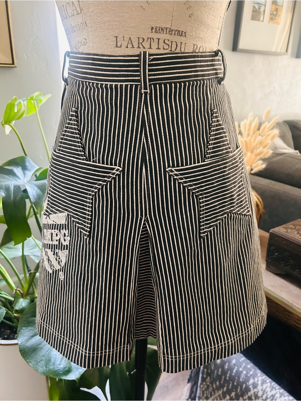 Mezzo Piano vintage black and white pinstriped pleated mini skirt